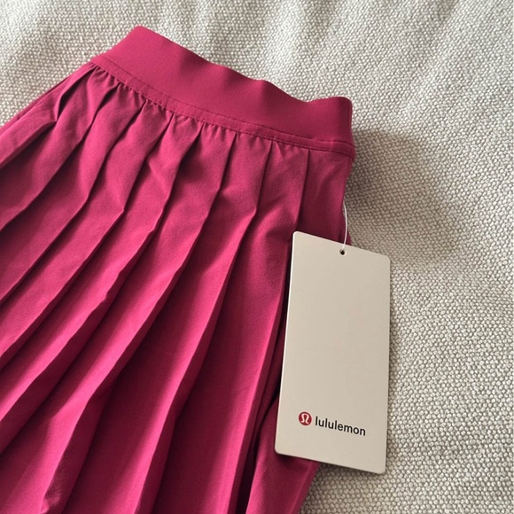 lululemon athletica Fuchsia Pleated Mini Skirt - Picture 6 of 7